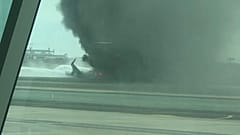 La colisión desató el caos en la terminal del accidente, debido a la suspensión o desviación de todos los vuelos. 