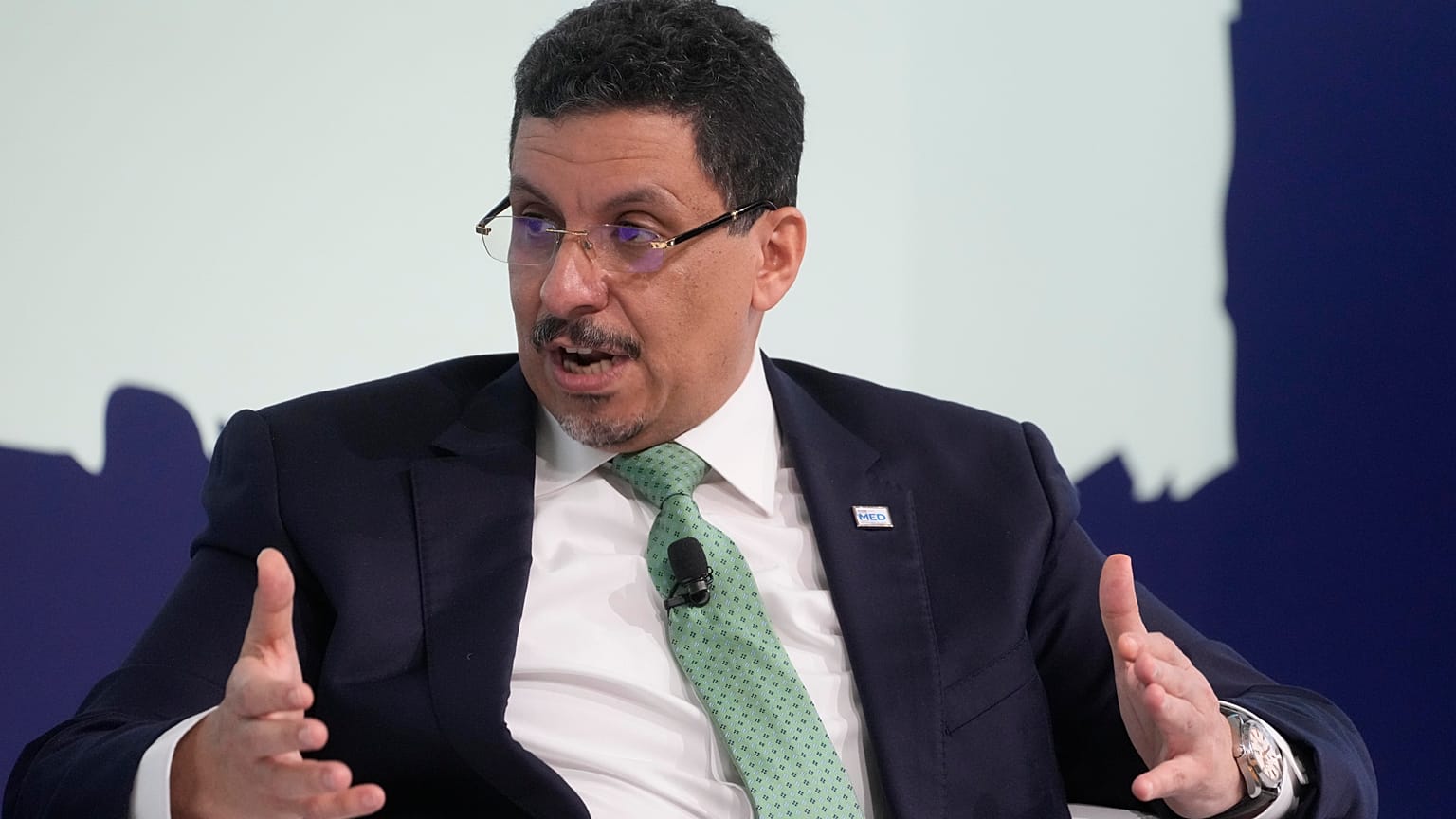 أحمد عوض بن مبارك، وزير الخارجية في حكومة اليمن المعترف بها دوليًا