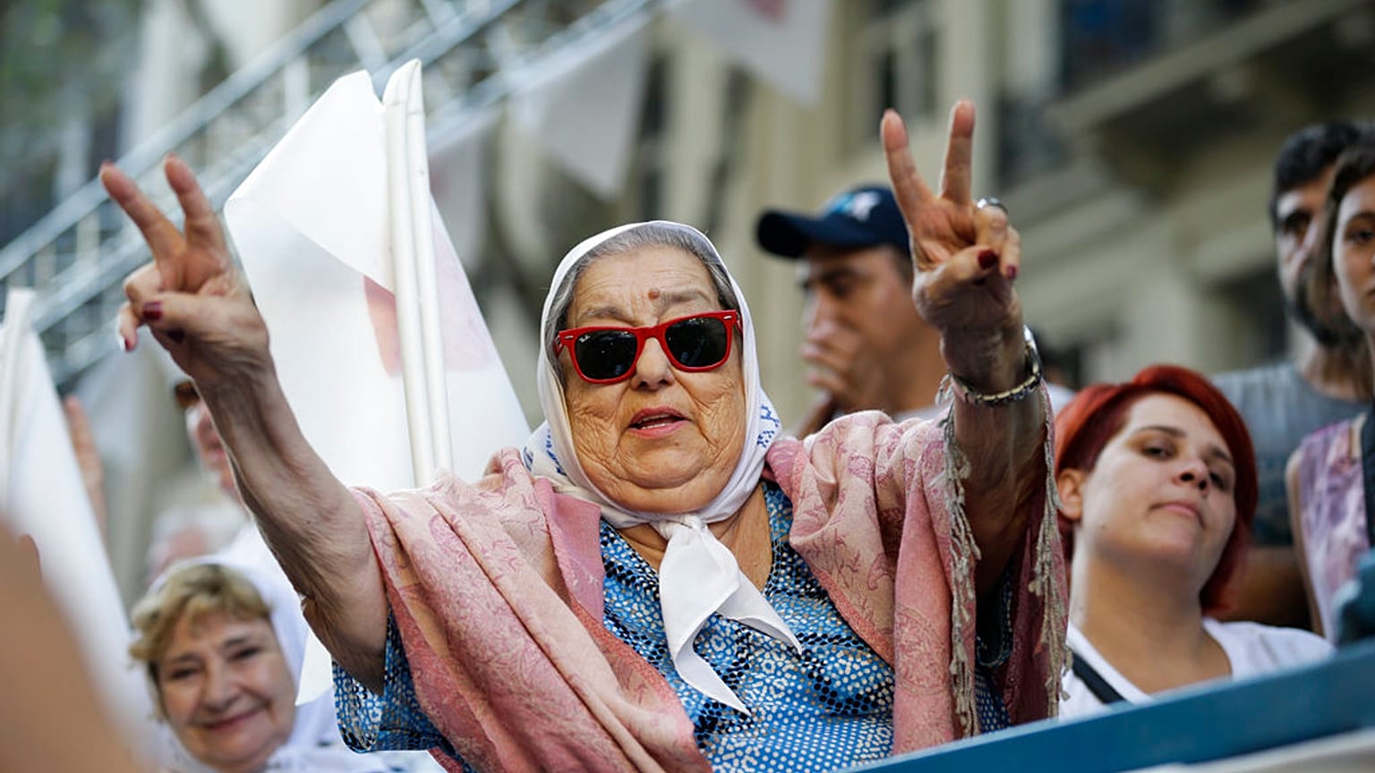 Hebe de Bonafini, presidenta de la Asociación Madres de Plaza de Mayo de Argentina, en una marcha en 2017.