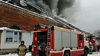 سيارات الإطفاء في مكان الحادث