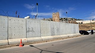 جندياً تركياً وعنصرين من القوات الخاصة التابعة للشرطة أصيبوا بقصف صاروخي على معبر حدودي مع شمال سوريا