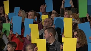 Каждый участник перформанса представляет 1% населения эстонской Нарвы.
