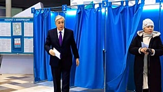 Kazakistan’daki erken cumhurbaşkanlığı seçimini ilk sonuçlara göre Kasım Cömert Tokayev kazandı
