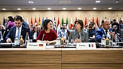 Bogdan Aurescu, Chefdiplomat der Republik Moldau, mit den außenminister:innen Deutschlands, Frankreichs und Rumäniens