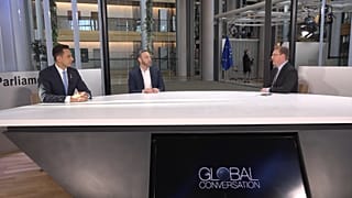 Eurodeputados querem usar bens russos para pagar reconstrução da Ucrânia