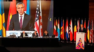 le patron de de l'OTAN Jens Stoltenberg, s'exprime lors de la 68e session annuelle de l'Assemblée parlementaire de l'OTAN à Madrid, 21 novembre 2022.
