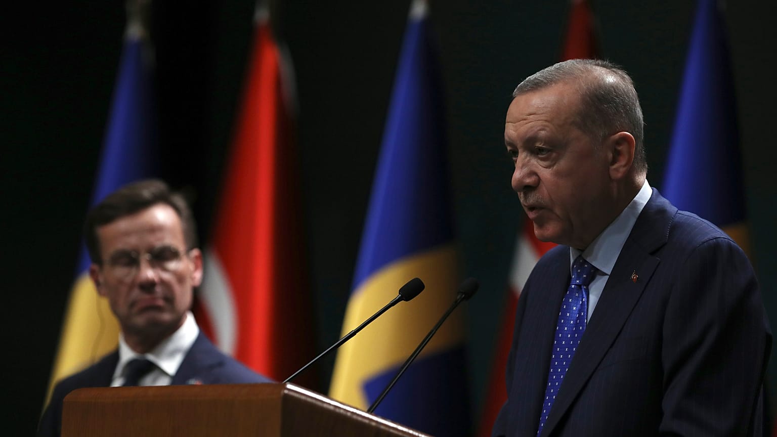 Der türkische Präsident Recep Tayyip Erdoğan und der schwedische Staatsminister Ulf Kristersson im November 2022