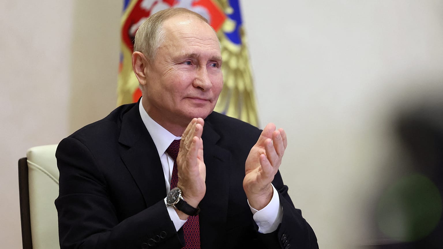 Rusya Devlet Başkanı Vladimir Putin nükleer enerjiyle çalışan buzkıran gemisinin denize indirilmesini alkışladı