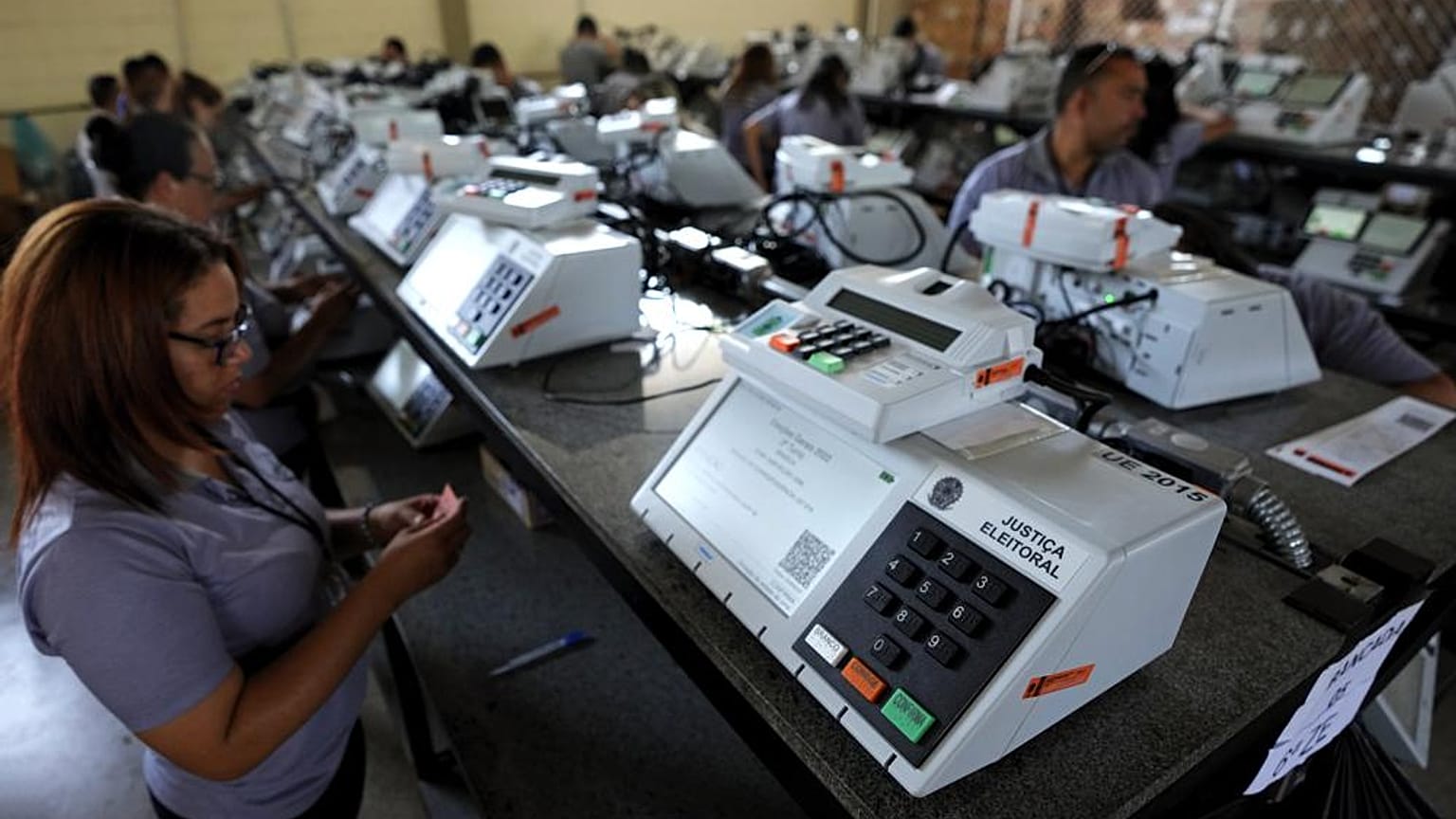 Brezilya'da elektronik oy kullanma makinesi 
