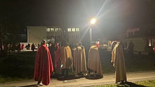 ساکنان شرق ترکیه شب را از بیم پس‌لرزه‌ها در بیرون از منازل سپری کردند