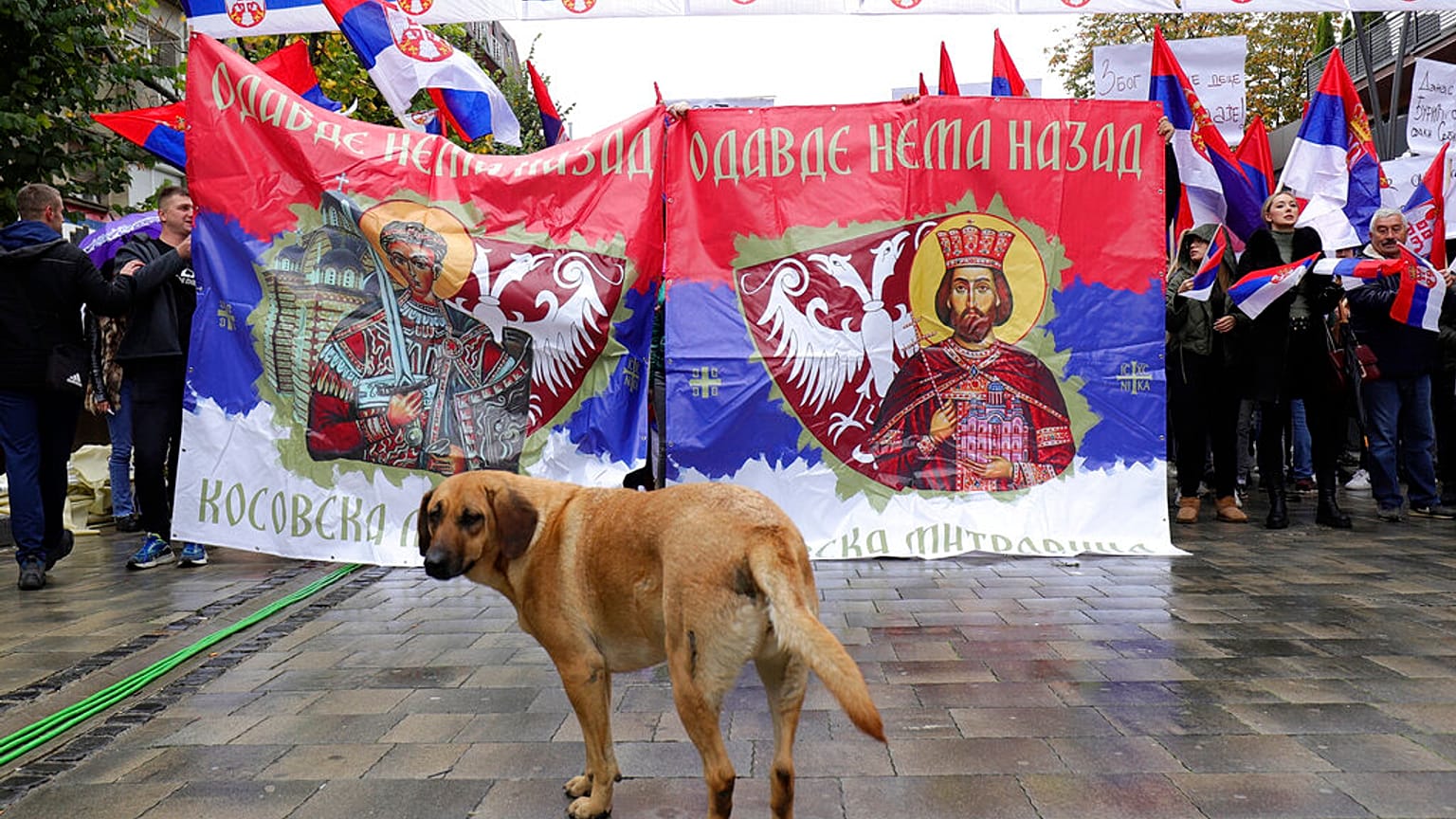 Békét és higgadtságot követeltek a koszovói szerb nők egy tüntetésen