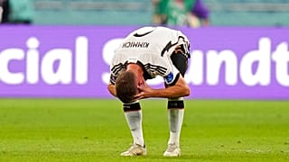 Joshua Kimmich schlägt die Hände über dem Kopf zusammen in Katar