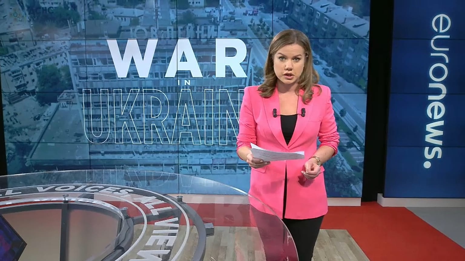 Euronews correspondent Sasha Vakulina reporting on the war in Ukraine.