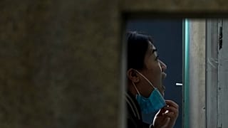 الصين القوة الاقتصادية الرئيسية الوحيدة في العالم التي لا تزال تحاول وقف تفشّي الفيروس 