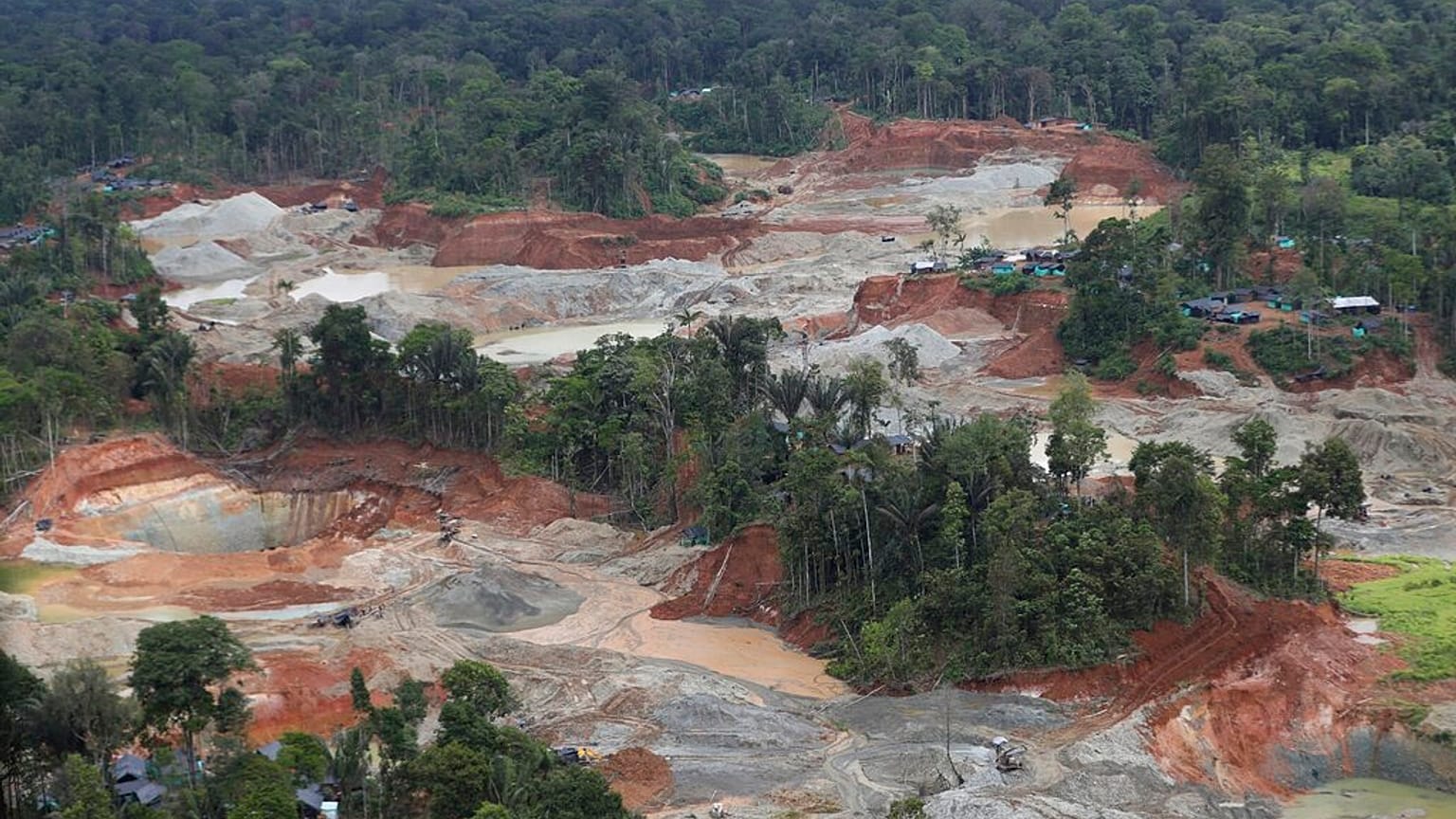 Una miniera d'oro illegale in Colombia