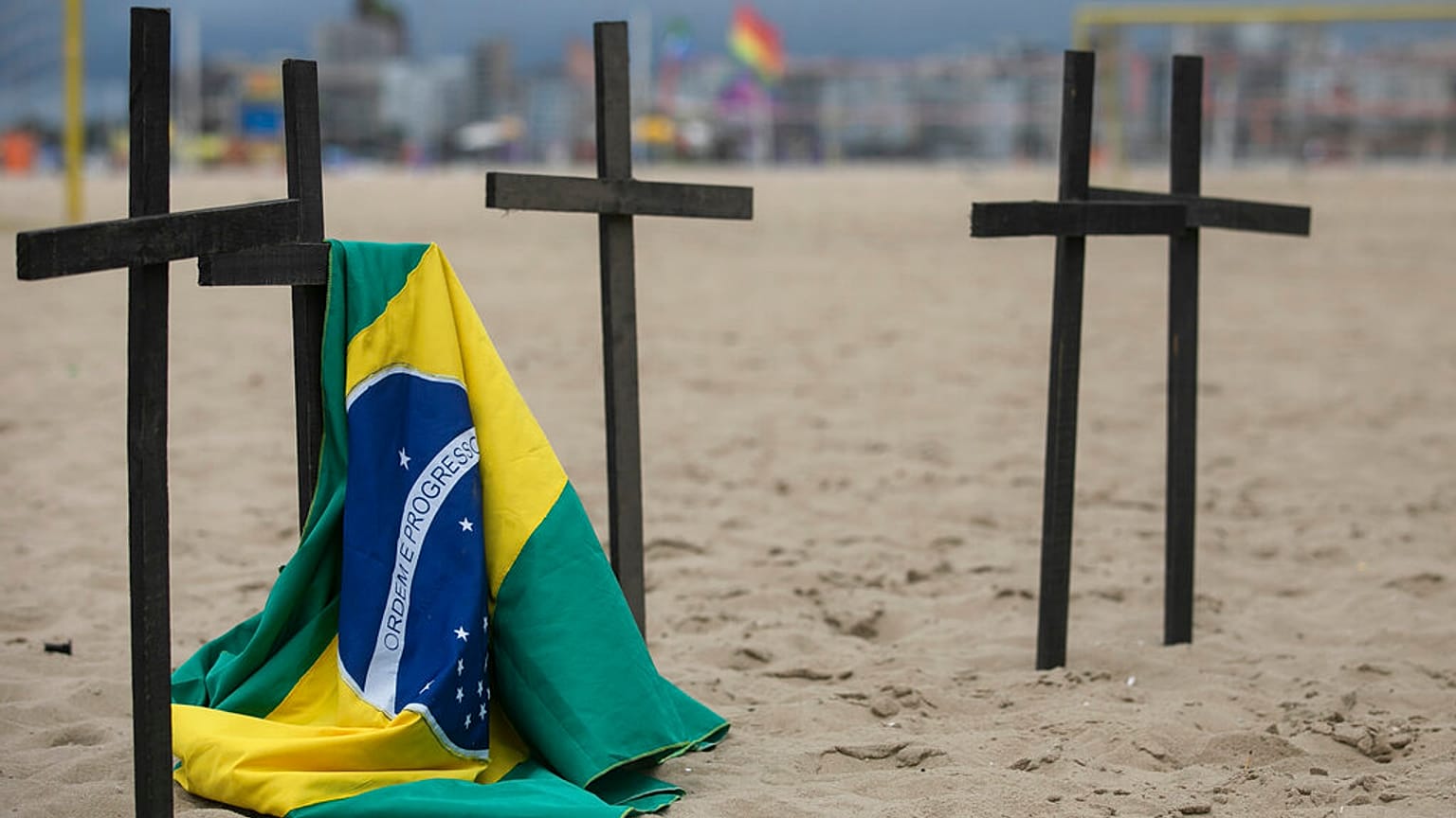 Tributo de uma ONG às vítimas da Covid-19 no Rio de Janeiro 