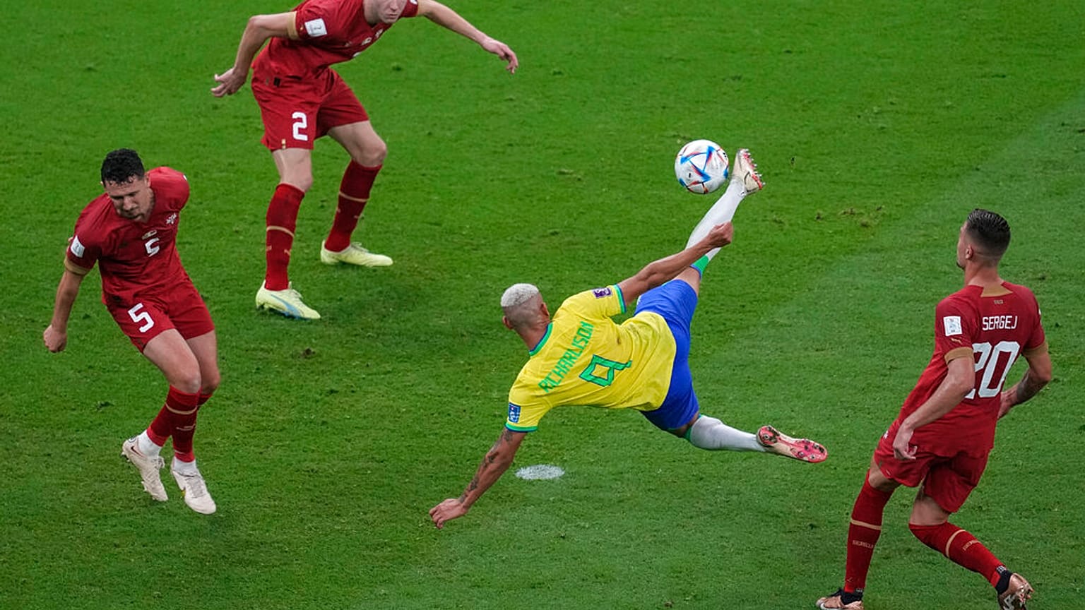 Brezilyalı forvet Richarlison'ın Sırbistan'a attığı gol