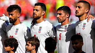 İranlı milli futbolcular ilk maçın aksine Galler maçı öncesi İran milli marşına eşlik etti