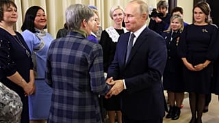 Putin und russische Soldatenmütter an diesem Freitag