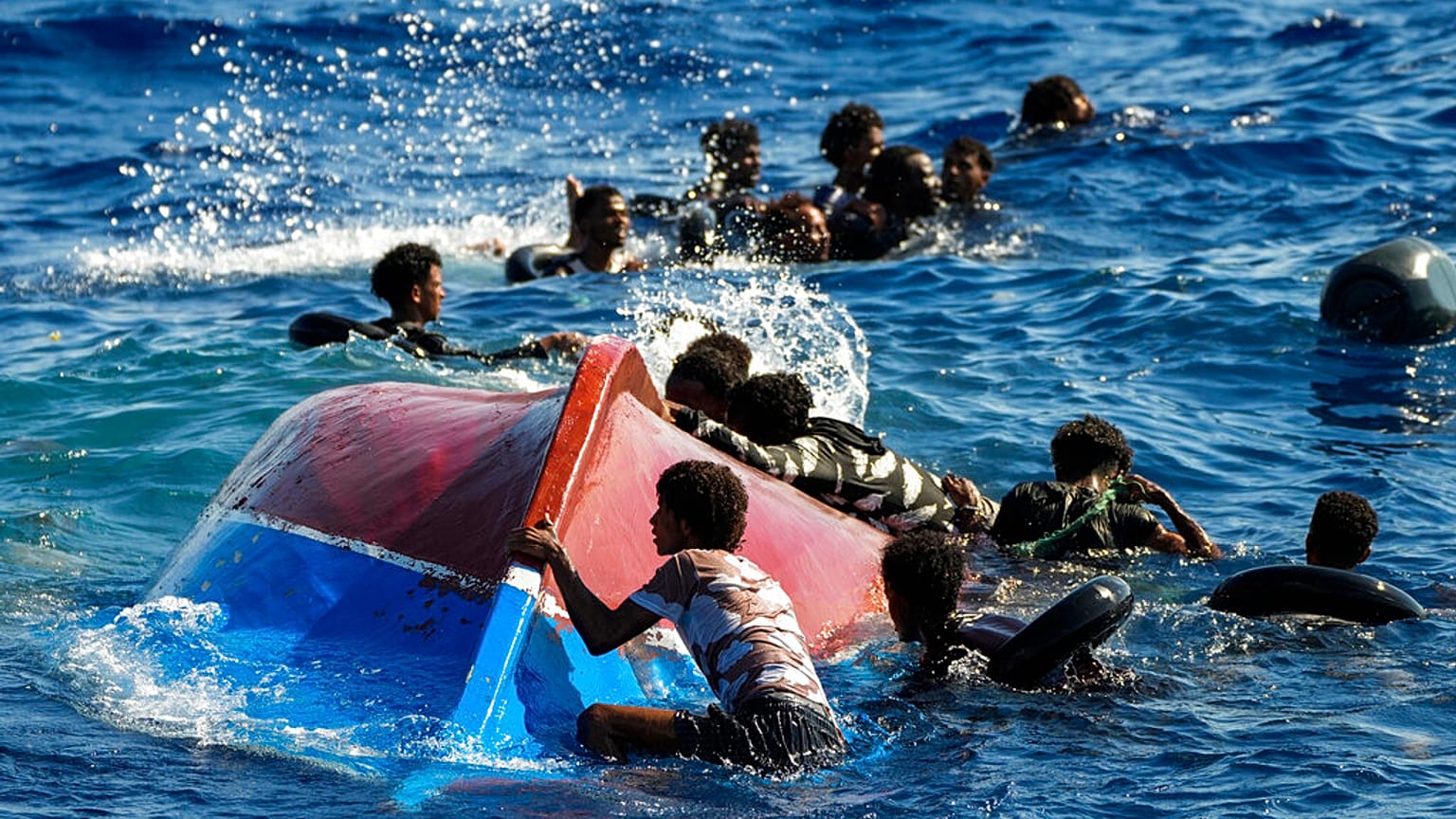 Schiffbrüchige Migranten im Mittelmeer