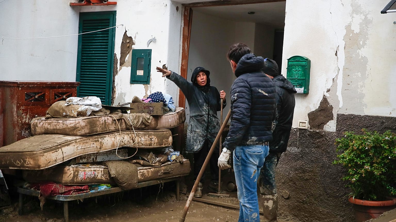İtalya'da meydana gelen heyelan
