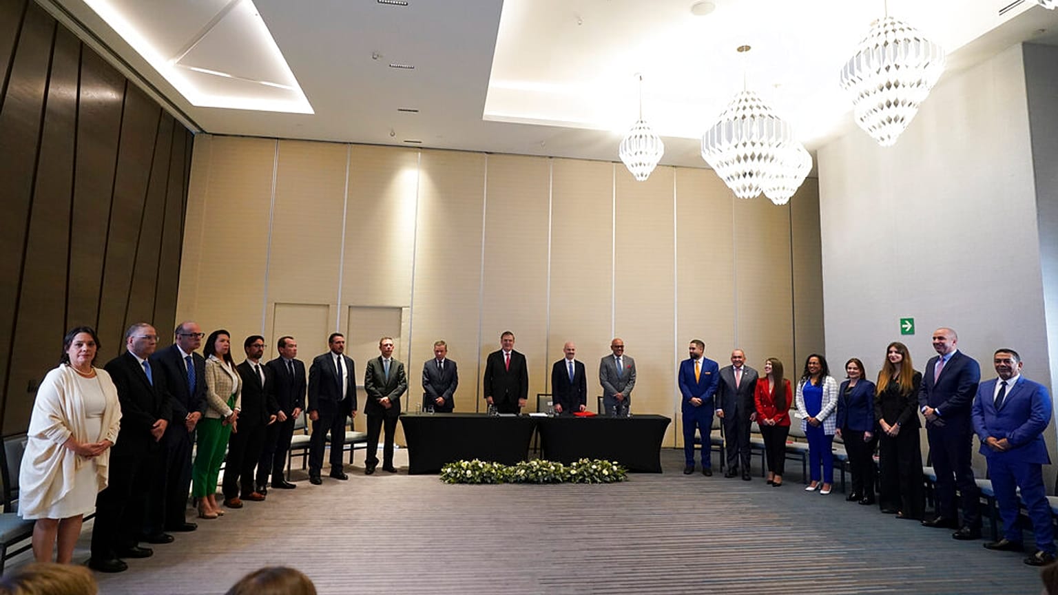 Signature à Mexico d'un accord entre les représentants de Nicolas Maduro et ceux de l'opposition vénézuélienne