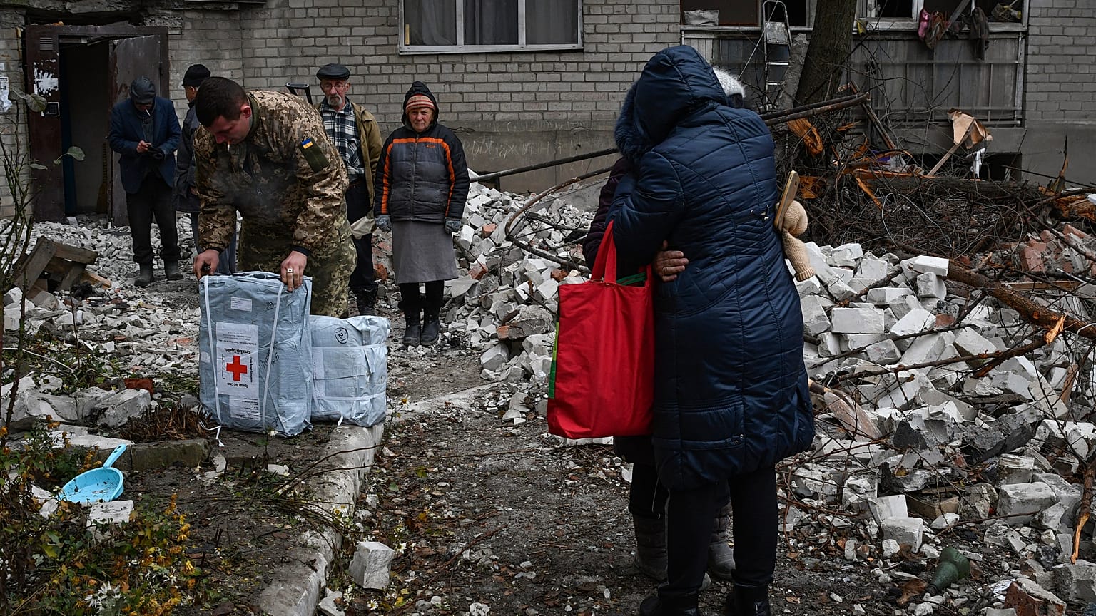 Последствия российского удара по городу Часов Яр в Бахмутском районе Донецкой области