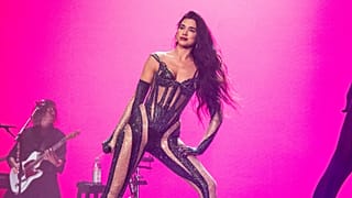 Arnavut asıllı İngiliz şarkıcı Dua Lipa