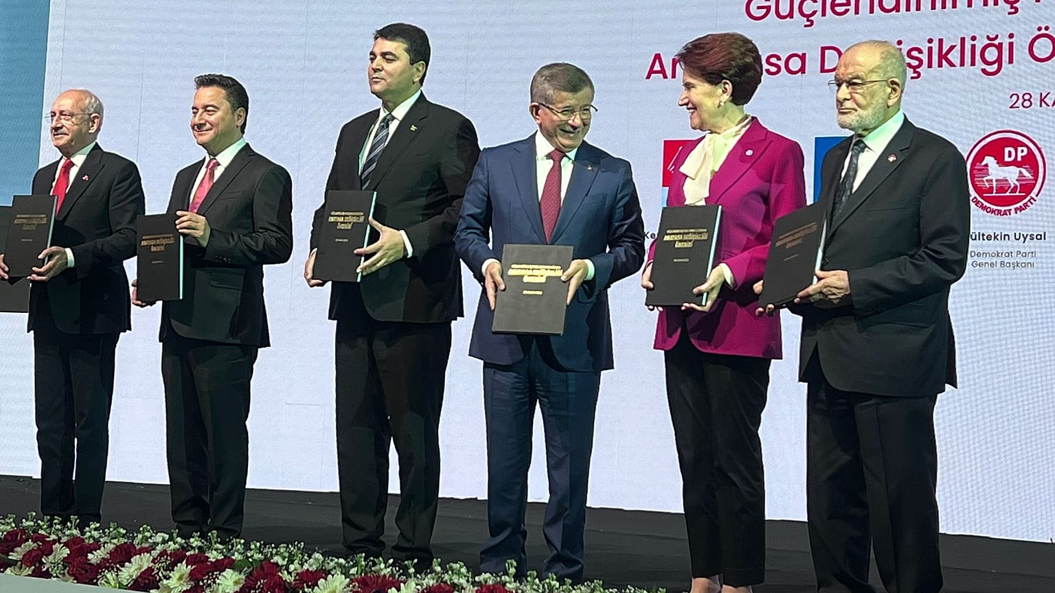 Altılı Masa'da yer alan siyasi partilerin liderleri 