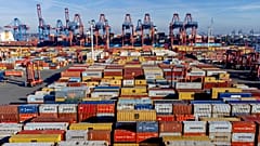 Noch brummt Europas Wirtschaft, doch ziehen dunkle Konjunkturwolken auf.