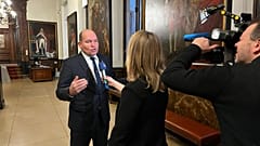Brüssels Bürgermeister Philippe Close im Euronews-Interview