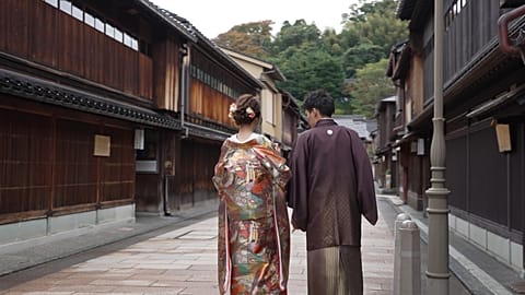 Traditional gold leaf craft and gastronomy: the magic of Japan