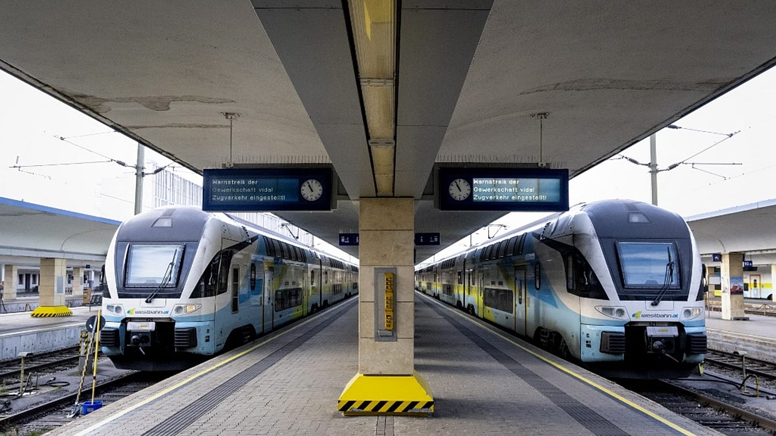 Dans une gare de Vienne, Autriche, le 28 novembre 2022