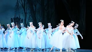 Actuación de la Academia Nacional de Teatro y Ballet de la Ópera de Odesa.