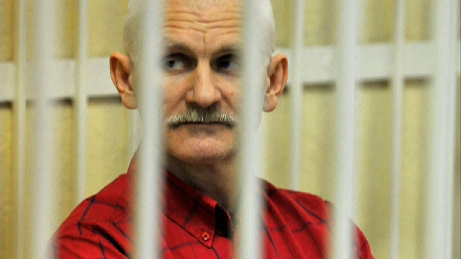  Правозащитник Алесь Беляцкий 24 ноября 2011 г.