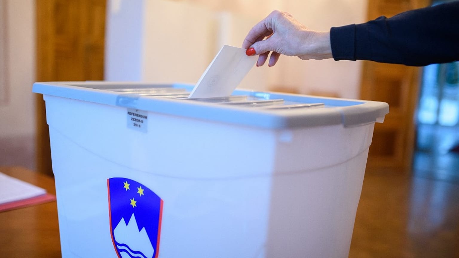 Slovenya'da halk kamu yayıncısı kurumların siyasi etkiye maruz kalmasını engelleyen yasaya 'evet' dedi