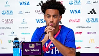 Mannschaftskapitän der US-Fußballer Tyler Adams wird für seine pragmatische Antwort auf die Frage eines iranischen Reporters gelobt.