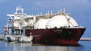 Katari LNG-tankerhajó az északkeleti Ras Laffan kikötőjében
