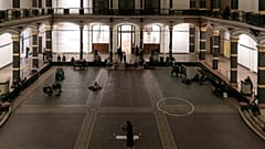 Musik Performance im Lichthof des Gropius Baus 