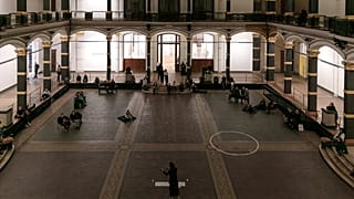 Musik Performance im Lichthof des Gropius Baus