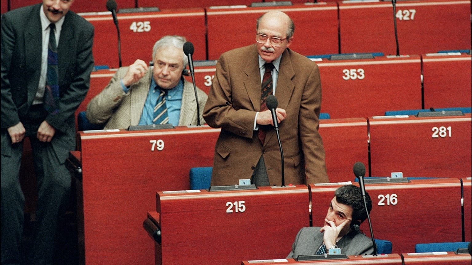1995-ben Strasbourgban az Európai Parlamentben egy szavazáson
