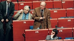 1995-ben Strasbourgban az Európai Parlamentben egy szavazáson