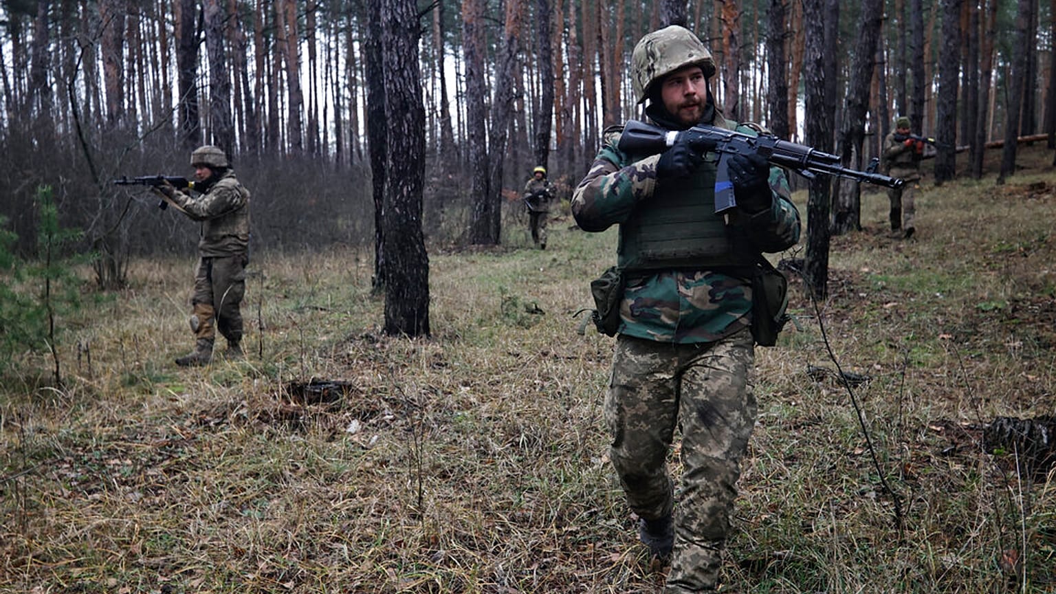 Ukrainische Soldaten an der Frontlinie in der Region Donzek im Osten der Ukraine, 26.11.2022