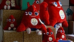 Rote phrygische Mützen sind das Maskottchen von Olympia 2024 in Paris