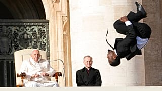 La performance dei Black Blues Brothers a Piazza San Pietro, Roma