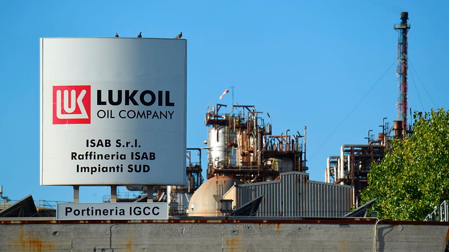 L'impianto Isab-Lukoil di Priolo, Siracusa