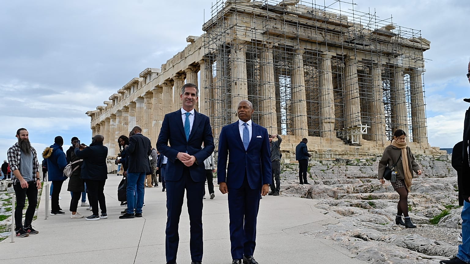 Οι δήμαρχοι Αθηναίων και Νέας Υόρκης στην Ακρόπολη