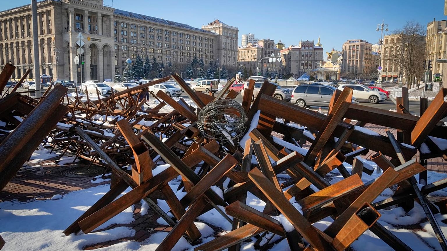 Anti-tanks hedgehogs have been installed in the centre of Kyiv.
