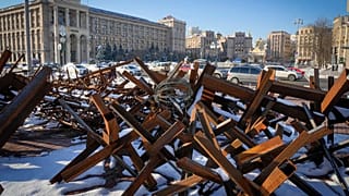 Anti-tanks hedgehogs have been installed in the centre of Kyiv.