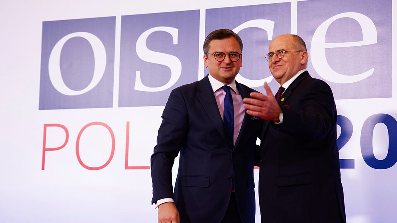 I ministri degli Esteri ucraino e polacco, Dmytro Kuleba e Zbigniew Rau